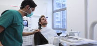 Video Parodontitisbehandlung Patient