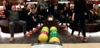 Zahnärzte beim Bowling